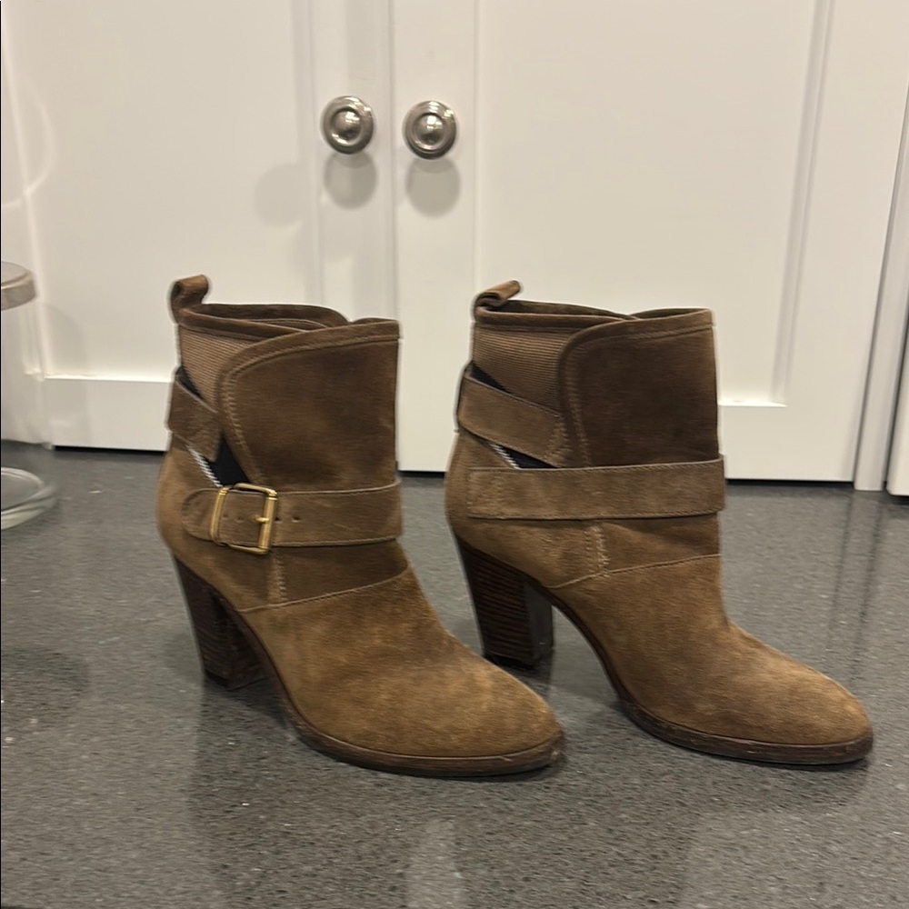 Burberry Green/Brown Suede Ankle Boots